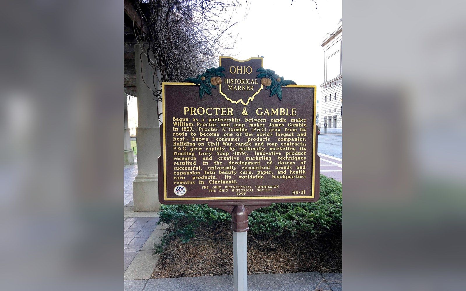 Ohio historical marker describing the founding of Procter & Gamble in Cincinnati
